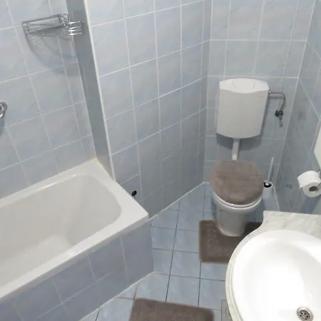 Modern And Stylish Apartment Tajmin