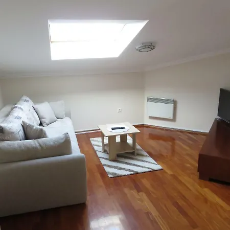 Modern And Stylish Apartment Tajmin