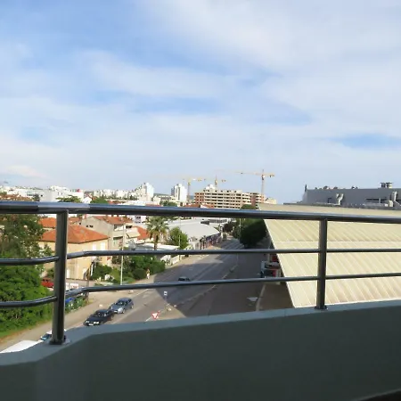 Apartment Modern And Stylish Apartment Tajmin *