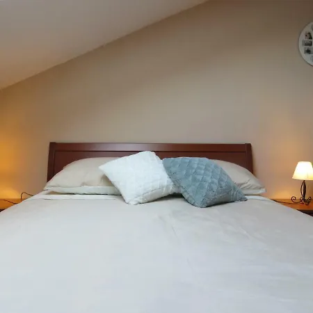 Modern And Stylish Apartment Tajmin アパート ザダル